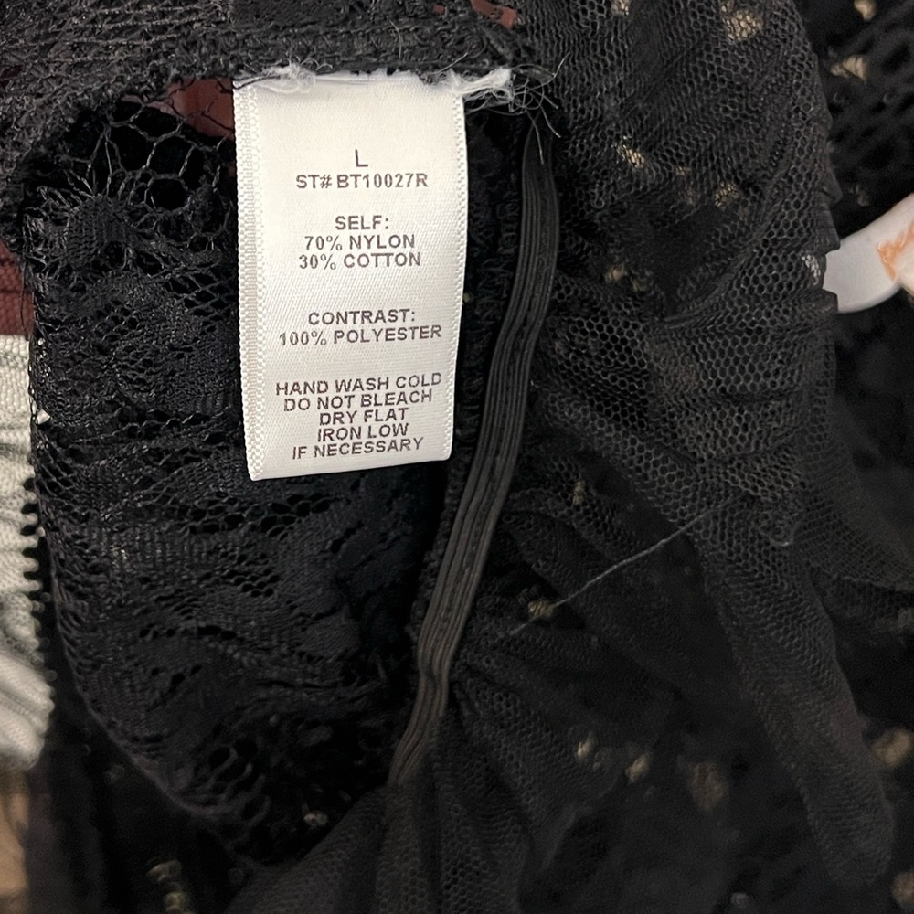 Black Lace Women's Top - Picture 6 of 6
